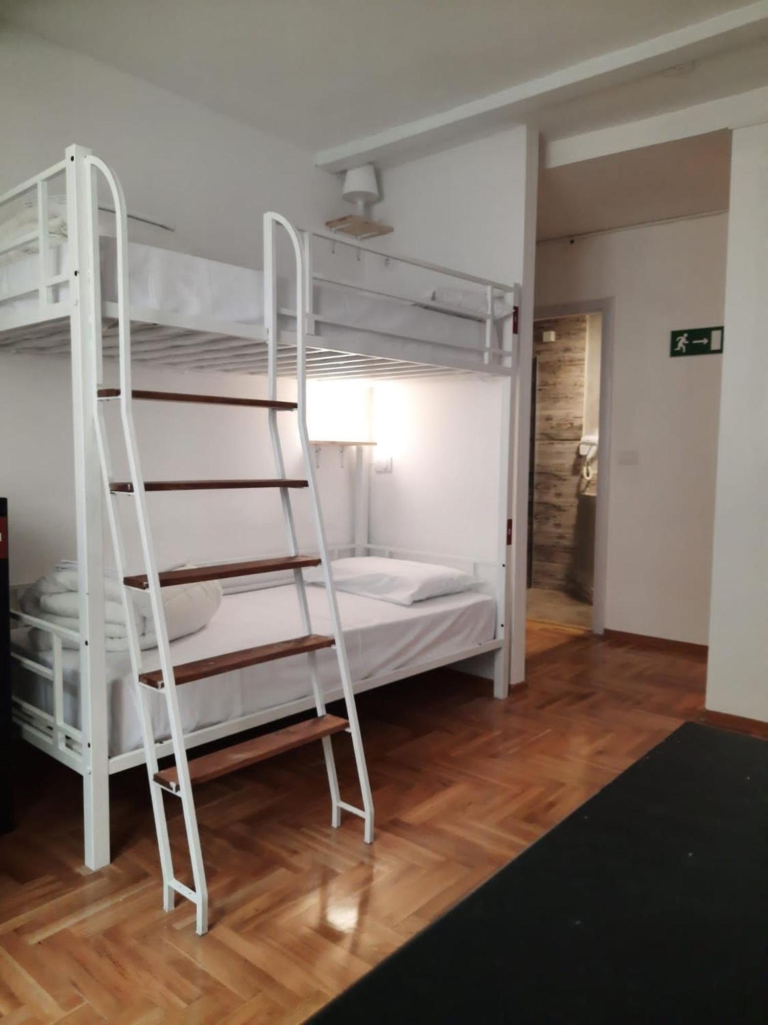 New Generation Hostel Como Lake Exterior foto